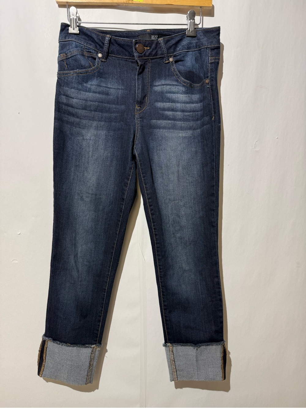 1822 Denim Taylor Cuffed Dark wash slim fit size 8